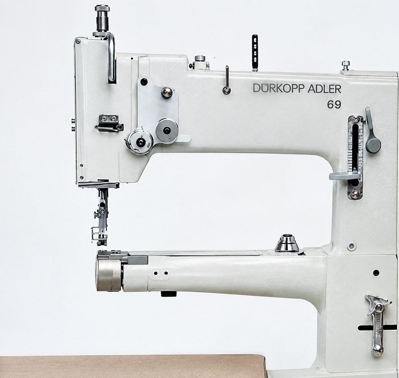 69 Basic Cylinder Arm sewing machine for universal use on light to medium-weight leather articles